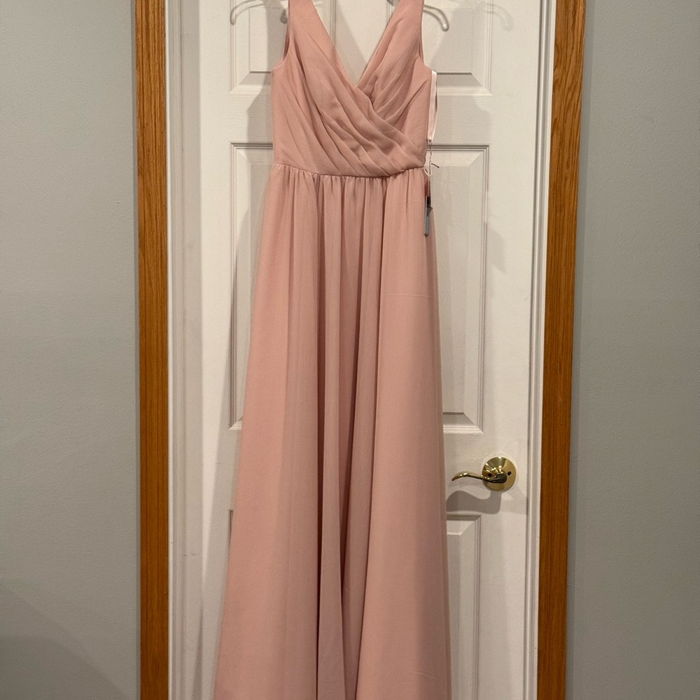 Elegant Pink Sleeveless Gown